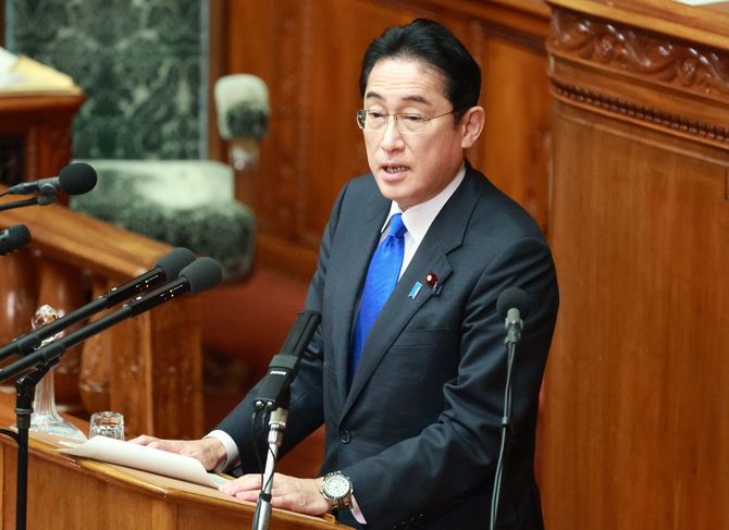 国会／答弁する岸田首相