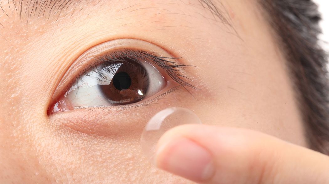 最悪の場合､角膜に穴が開き失明する…｢1dayコンタクト｣を1カ月使い続けた若手会社員の後悔 もはや目薬で何とかなるレベルではない