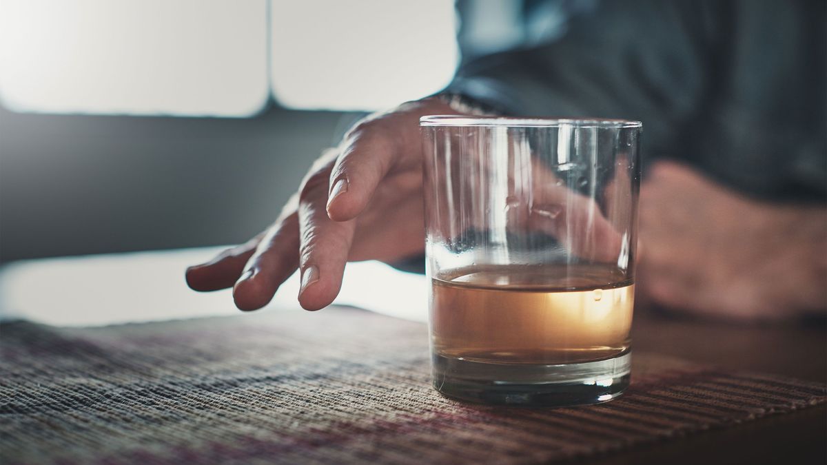 アルコール依存症者の9割は自覚がない…精神科医が｢一日も早く飲酒を