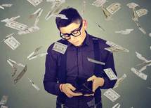 "借金・破産"が会社にバレる人バレない人