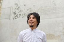 ｢海外で深夜に両替が必要になった｣ひろゆきがフィリピンのコンビニで叫んだひと言