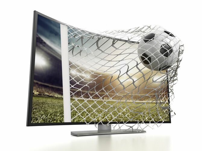 サッカーゴールが3Dに映るテレビ