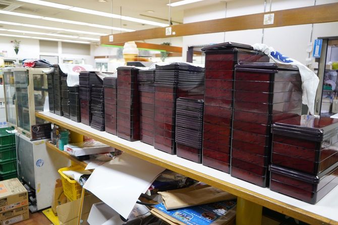 PALの店内に入って右手側すぐにある弁当箱置き場