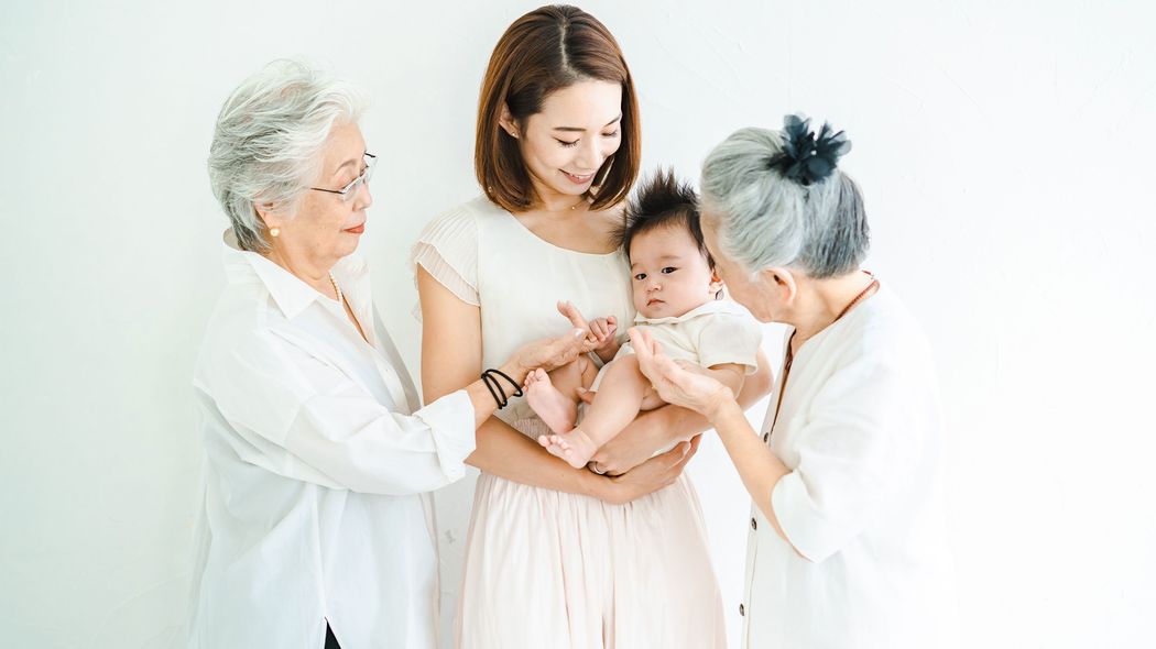 ヒトの社会も｢産む人｣と｢産まない人｣の分業が進んでいる…女王だけが産むミツバチの高効率な繁殖方法 女王バチは働きバチの10倍長く生きる"究極のシニア"