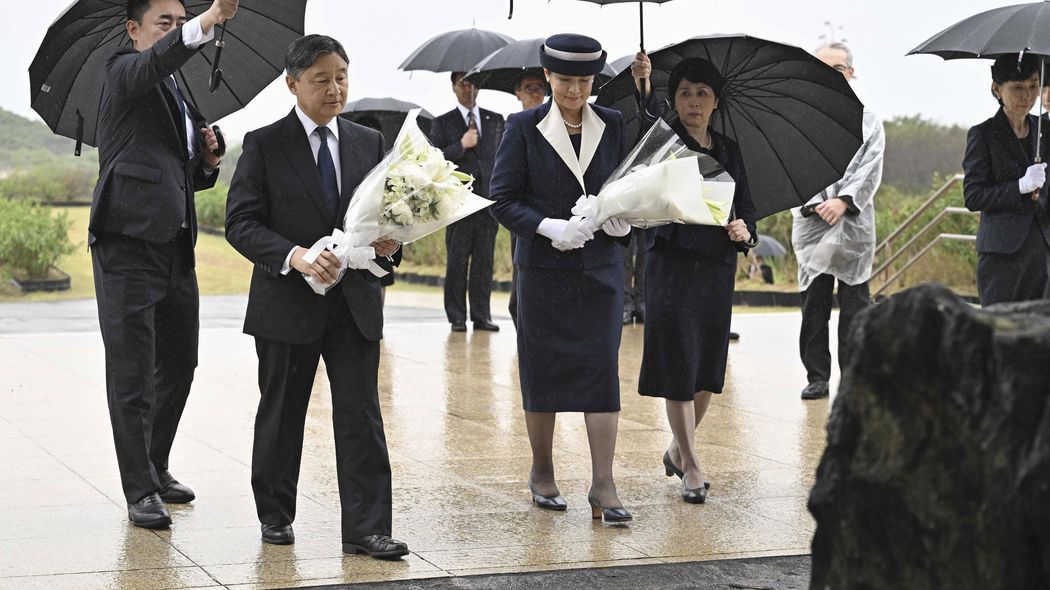 その日､硫黄島には｢喜びの天水｣が降った…慰霊に訪れた天皇陛下が旧島民の子孫にかけた｢予想外のお言葉｣ 島民墓地を拝礼され､｢残念なことです…｣と漏らした