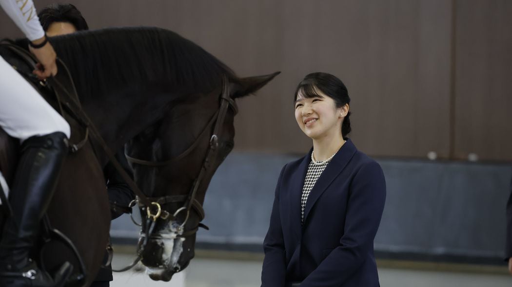 1歳から磨かれた愛子さまの｢お手振り力｣のすごさ…専門家｢国民が最も見たい愛子さまのお手振りシーン｣ このままでは愛子さまも悠仁さまも成婚パレード開催はない