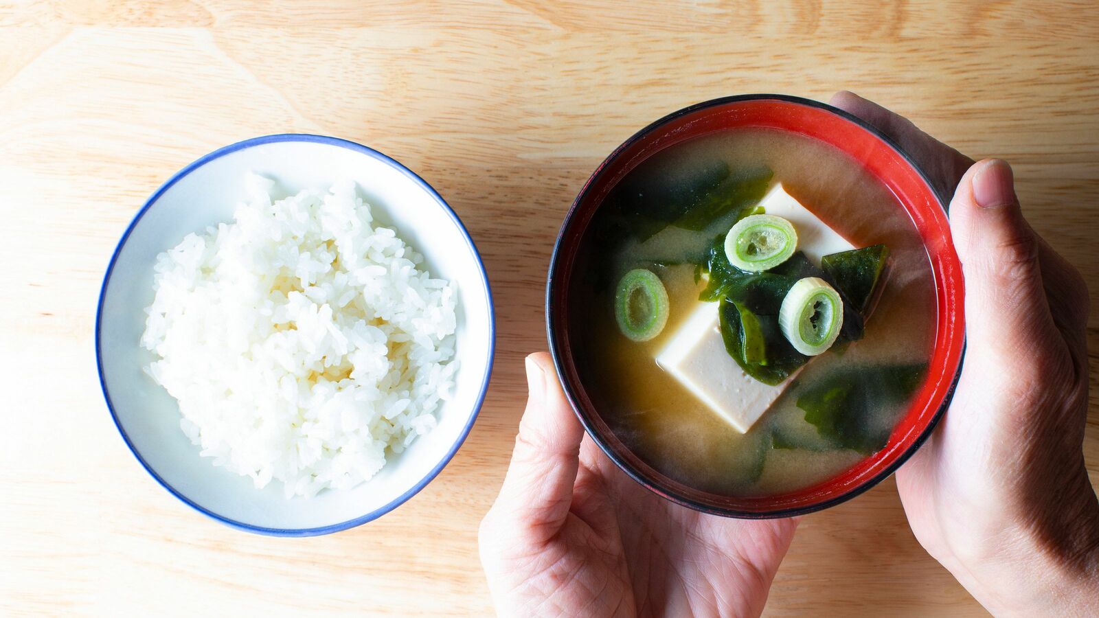 ご飯とみそ汁のセットには意味がある…最新の栄養学でわかってきた｢日本食と健康｣の深い関連性 睡眠の質やメンタルヘルスを改善する効果が期待できる