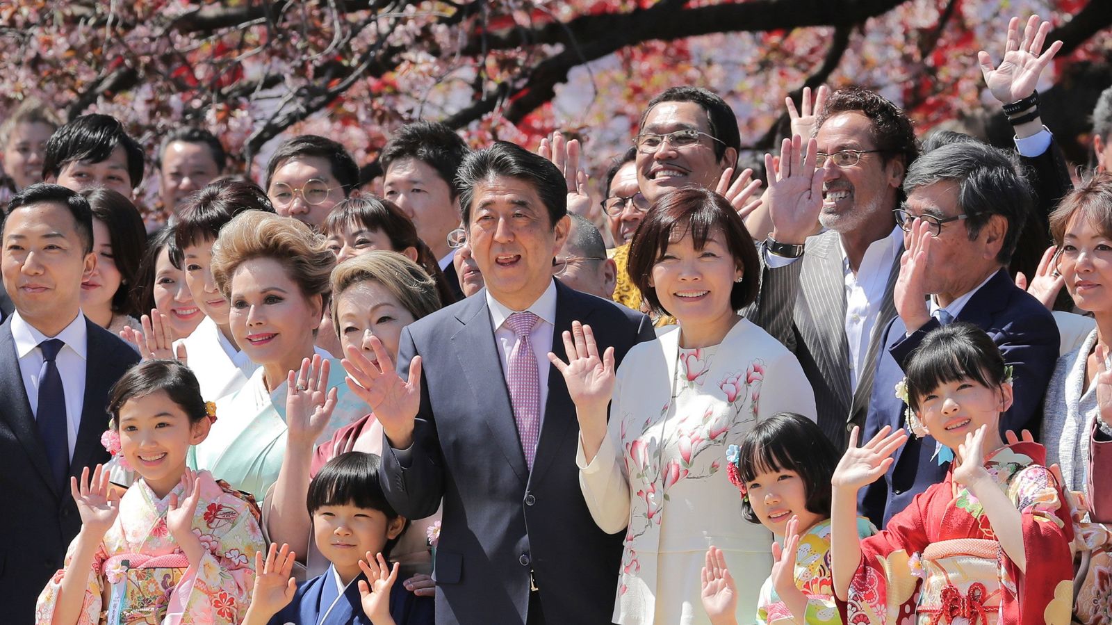 花見と旅行を楽しむ昭恵夫人は､安倍首相を見捨てるのか ｢派手な行動｣を再開した本当の理由