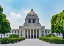 日本国憲法の「アメリカの影」を直視せよ