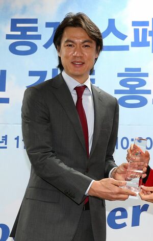 洪明甫氏