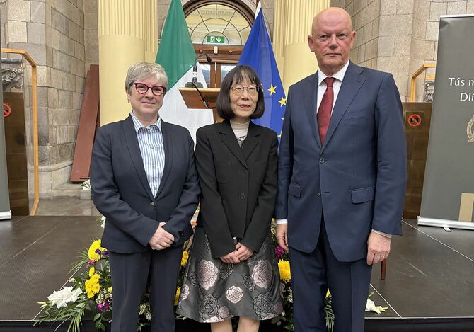 最高裁判事アイリーン・ドネリー、赤根智子ICC所長、最高裁判所長官ドナル・オドネル