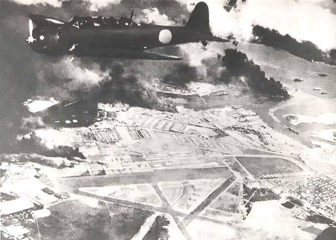 真珠湾攻撃の空撮写真。撮影＝1941年12月7日