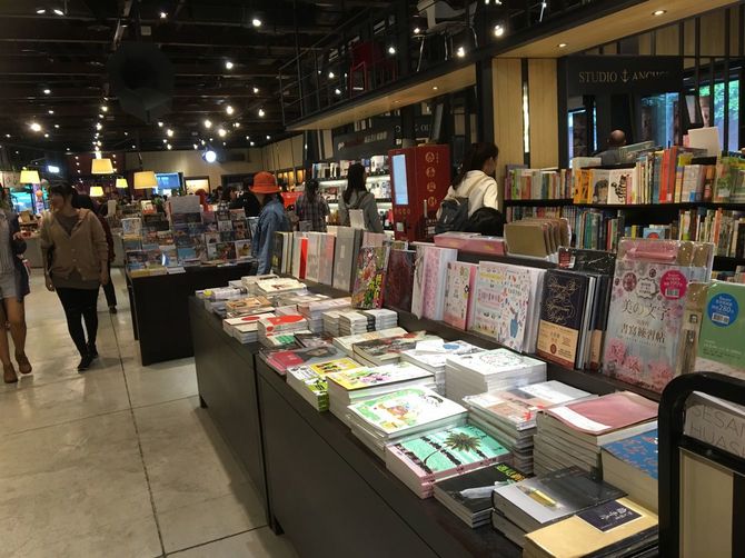 台湾の書店には日本の翻訳本も並ぶ