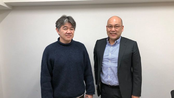 右は、桐蔭学園時代の同級生で現在は片腕的存在の原口富明さん