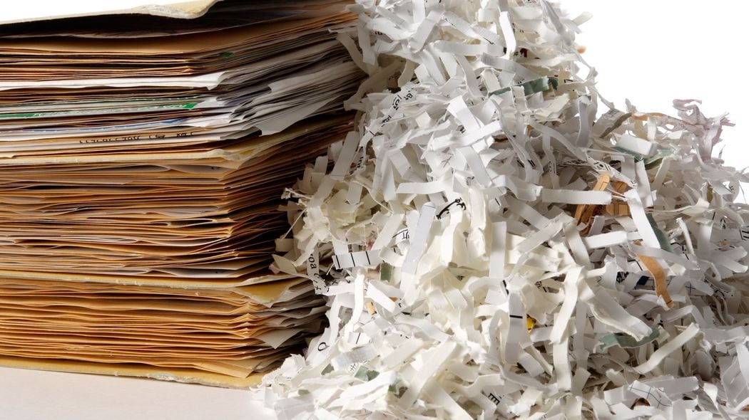 ｢遺品整理｣うっかり捨てるとヤバい郵便物とは 例えば、各種サービスの支払い通知