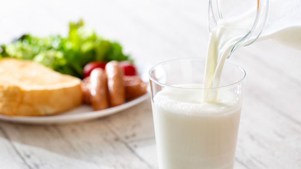牛乳はむしろ骨折リスクを上げる…管理栄養士が｢丈夫な骨のためにはコレ｣と断言する日本人が大好きな食べ物 牛乳瓶1本分には角砂糖2個分の乳糖が入っている