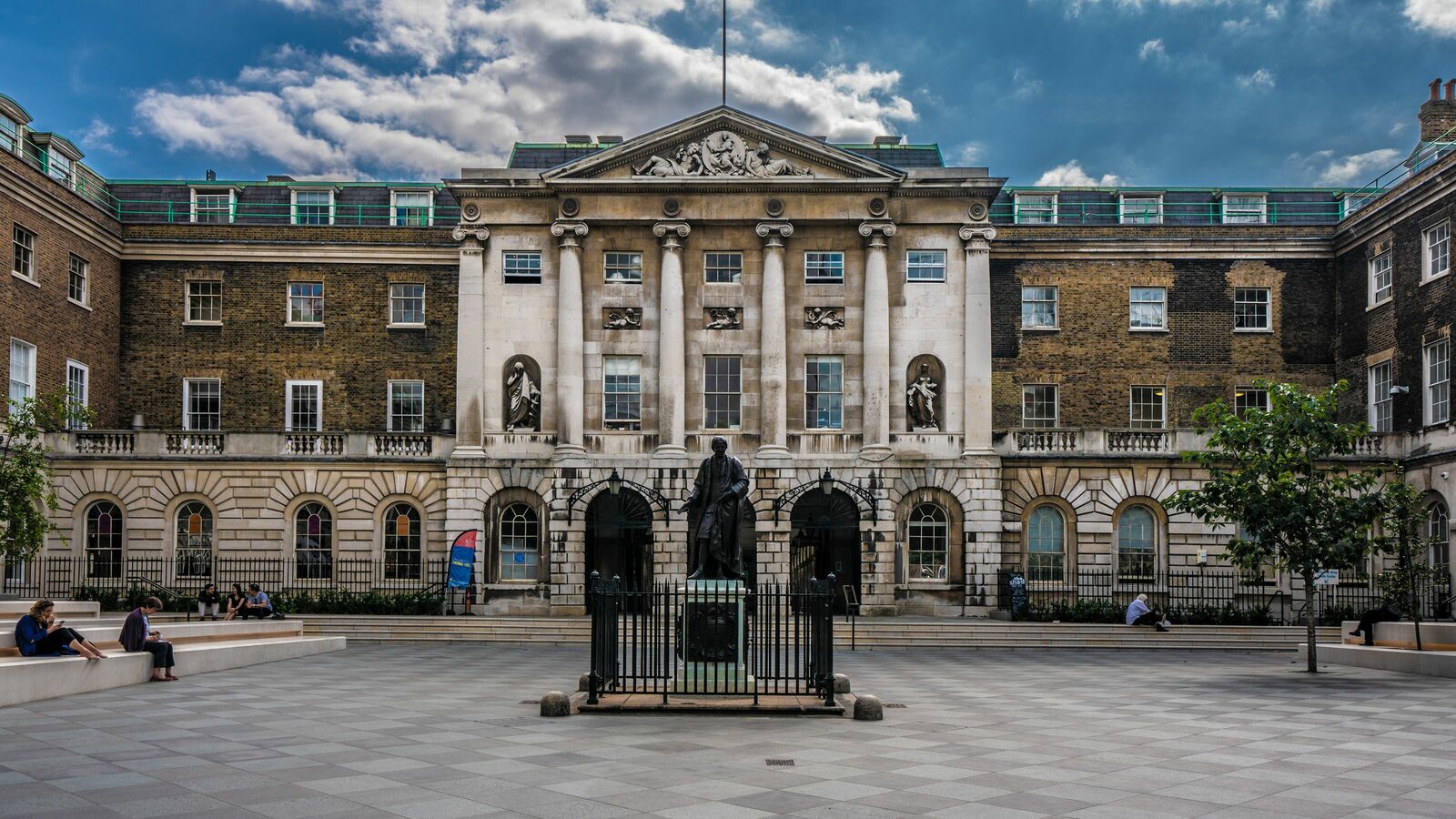 ｢イギリスで63位の大学が世界では31位｣世界大学ランキングが妙なことになっているワケ 大学スコアの40パーセントが"学者の評判"に依存している
