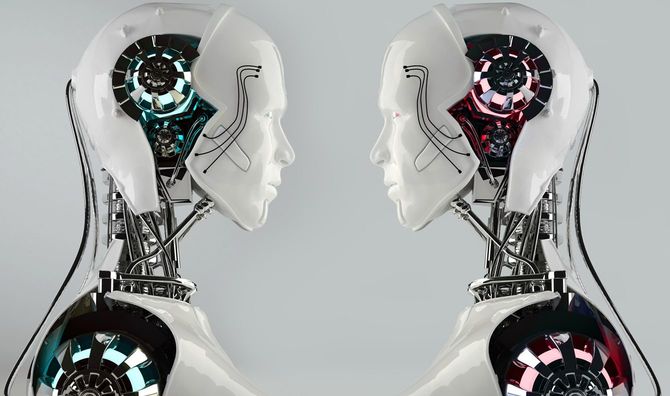 2体のアンドロイド