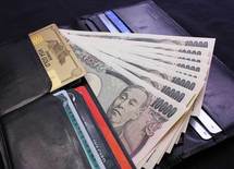 年収3000万でも“下っ端”！ 本物のお金持ちは「財布が4つ」