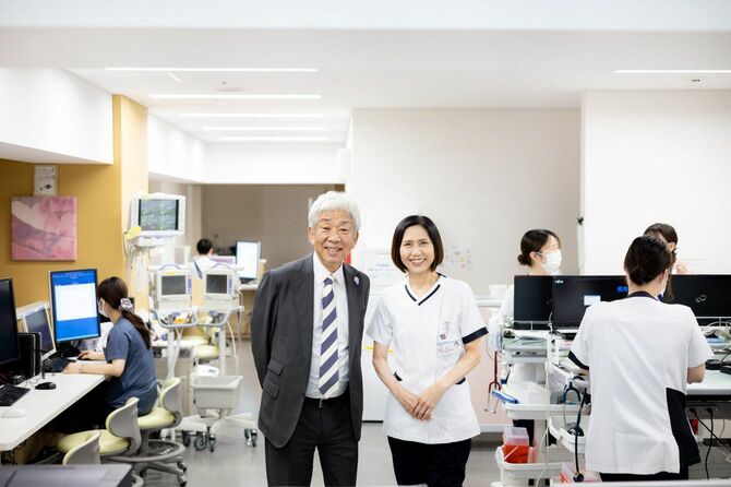 大﨑洋さん（左）と藤原恵子さん（右）