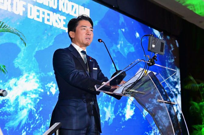 2026年1月12日、米国訪問中に講演を行う小泉進次郎氏