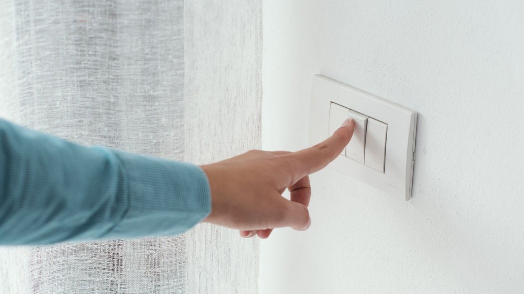 電気をまめに消すより効果的…資産2億円を作った普通の会社員が教える「まず手をつけたい支出削減の費目」 毎月、確実にかかる支出を減らす方法