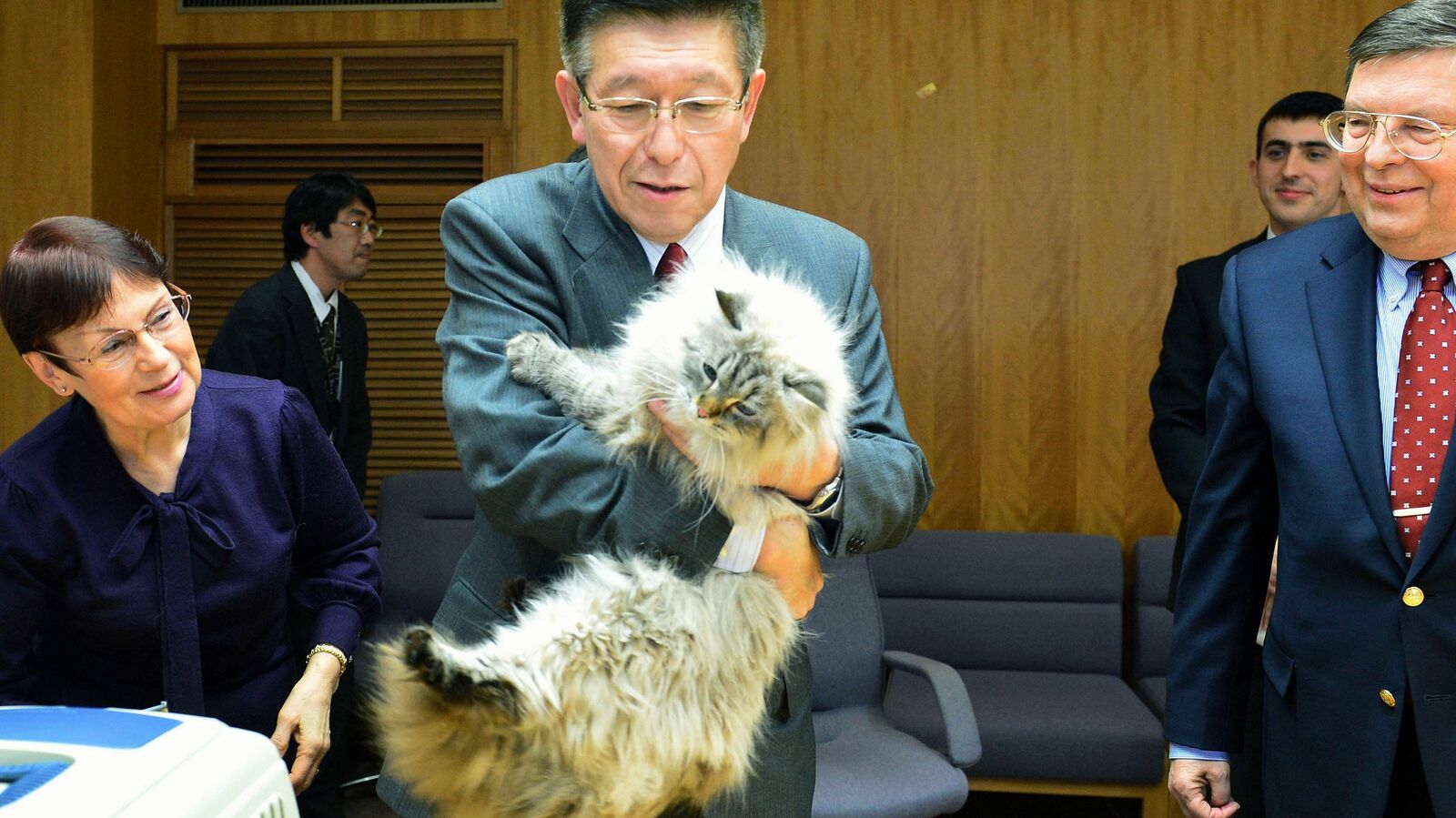 ｢やっぱりウチはミールが主人だったから｣秋田･佐竹知事が語る｢プーチン氏から贈られたネコ｣の一番の思い出 ｢夢(ゆめ)を叶えるには平和(ミール)でなければ｣