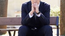 ｢進学校→慶應大→大企業｣の学歴エリートが10数年ぶりに再会した"元不良の友人"に打ちのめされたワケ