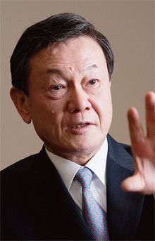 <strong>大坪文雄</strong> おおつぼ・ふみお●1945年、大阪府生まれ。関西大学大学院工学研究科機械工学専攻修了後、松下電器産業（現パナソニック）に入社。98年6月取締役兼AVC社副社長、2000年6月常務取締役、03年1月パナソニックAVCネットワークス社社長、同年6月専務取締役。06年6月より現職。