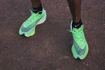 「マラソン選手ほぼ全員ナイキ」は健全か