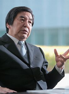 <strong>テレビ朝日社長 早河 洋</strong> はやかわ・ひろし●1944年、山梨県生まれ。67年中央大学法学部卒業、テレビ朝日入社。85年チーフプロデューサーとして『ニュースステーション』を立ち上げる。96年編成局長、97年報道局長、99年取締役、2001年常務、05年専務、07年副社長。09年より現職。