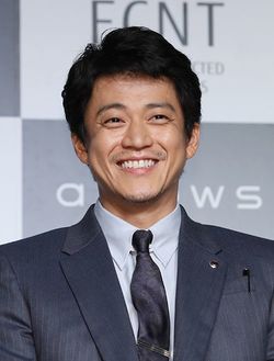 富士通のスマートフォン「arrows」シリーズ新商品、新CM発表会