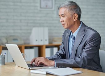 定年後"再雇用or再就職"どっちが得か？