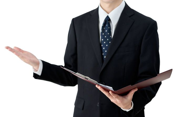 話をする人のイメージ