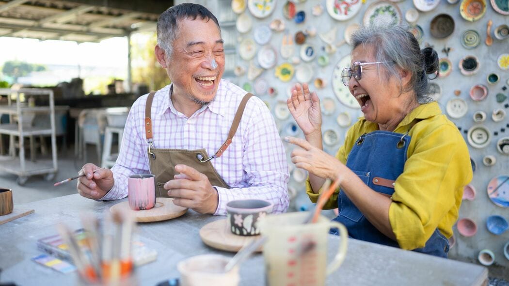 ｢給料44%減｣なのに幸福度は1位…働く60代が30～50代を抑えて｢最も幸せな世代｣になるカラクリ