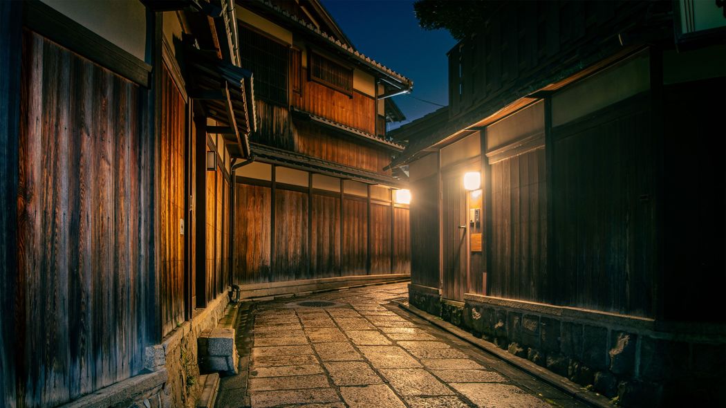 築100年の"住めない古民家"が新築超え…｢公示価格の3倍で買う｣外国人投資家が日本の家屋に見出す意外な価値 超富裕層は近くにこれがある物件は避ける…日本の景色に馴染みの"物体"