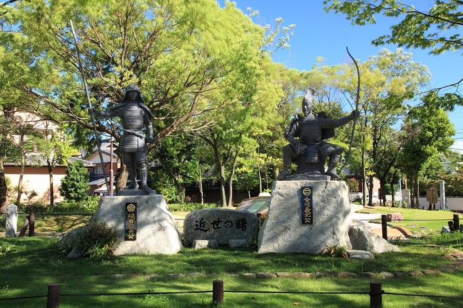 桶狭間古戦場公園「近世の曙」（織田信長・今川義元）銅像