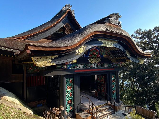 修復された宝厳寺唐門