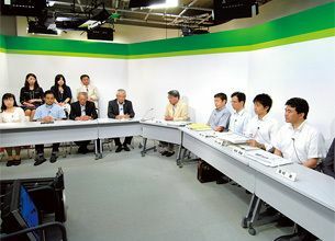 人工芝運動　－「国民の声」は操作可能である