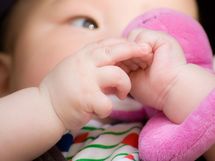 「働きながら子育てしたい」88.3％、「妊娠が分かり不安に」55.9％――第3回マタハラ意識調査