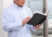 生涯現役のウソ。ボーナスなし年収4割減が当たり前