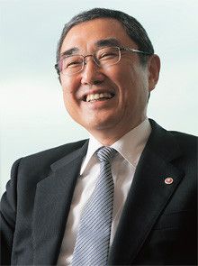 <strong>伊東信一郎●いとう・しんいちろう<br></strong>1950年、宮崎県生まれ。74年九州大学経済学部卒業、全日本空輸（ANA）入社。99年社長室事業計画部長、2001年人事部長、03年取締役営業推進本部副本部長兼マーケティング室長、04年常務、06年専務、07年副社長。09年4月より現職。