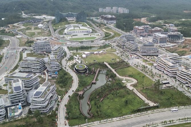 2025年8月15日、東カリマンタン州にあるインドネシアの計画中の新首都「イブ・コタ・ヌサンタラ（IKN）」で建設中の大統領官邸と各省庁の庁舎