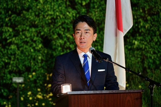 2026年1月13日、小泉防衛大臣は、在ロサンゼルス日本国総領事館主催のトモダチ作戦15周年などを記念したレセプションに出席