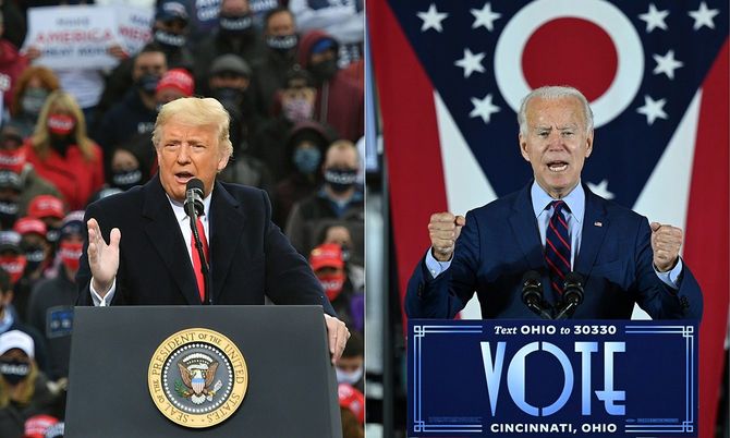 2020年10月25日にニューハンプシャー州ロンドンデリーで演説するドナルド・トランプ米大統領と、2020年10月12日、オハイオ州シンシナティで演説を行う民主党の大統領候補で元副大統領のジョー・バイデン氏
