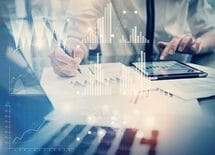 「景気は堅調」"店やタクシー"の声を解析