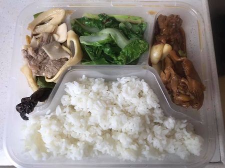 隔離中、ホテルで提供された、ある日のお弁当
