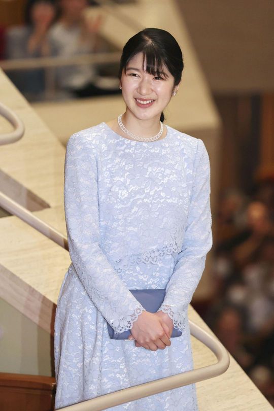 日本フィルハーモニー交響楽団の特別演奏会鑑賞のため、会場に到着された愛子さま＝2026年6月22日午後、東京都港区（代表撮影）