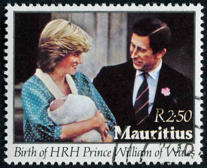 ウィリアム王子生誕を記念して発行された、チャールズ皇太子とダイアナ王女をフィーチャーしたモーリシャスの切手