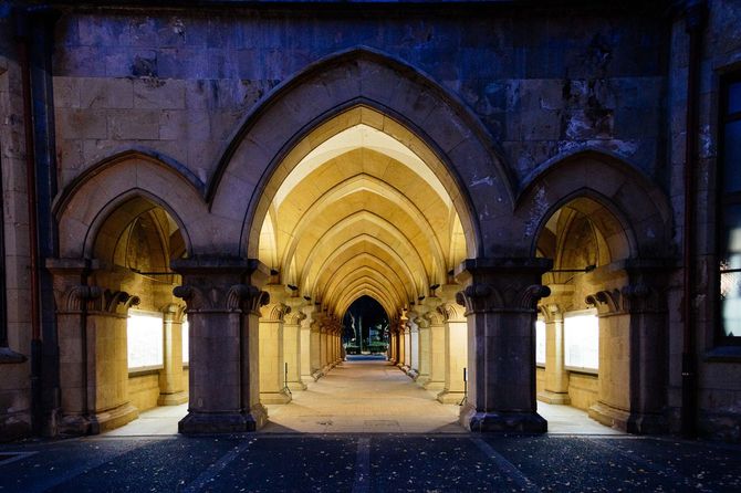 東京大学・本郷キャンパス内の通路